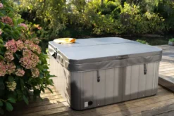 W'eau Spa Cover 220 X 220 Cm - Radius 18 Cm -Zwembaduitrustings Winkel kopie van laj09934 2