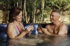 Life Speelkaarten Voor In De Spa -Zwembaduitrustings Winkel playing cards pooltopper